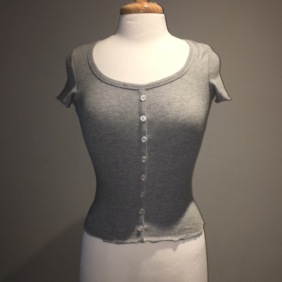 Buttoned grey t-shirt - Picture 1 of 3